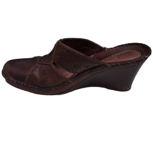 Clarks Shoes - Clark's Artisan Collection Leather Sandals 6 M